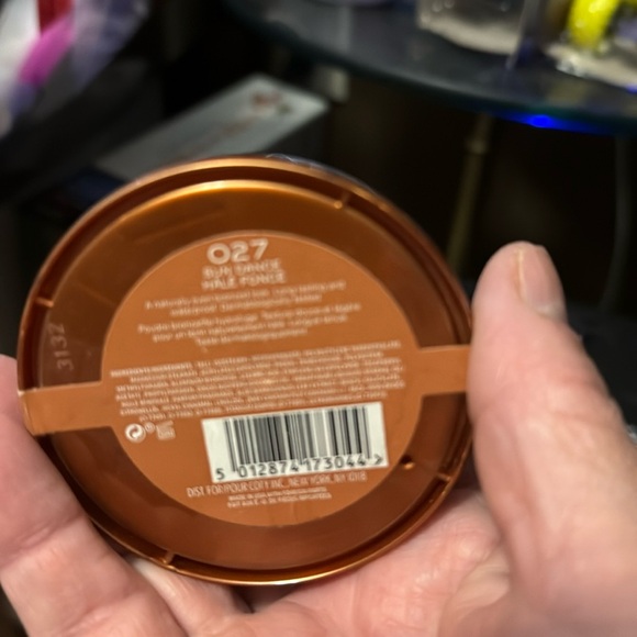 Makeup - Picture 3 of 5